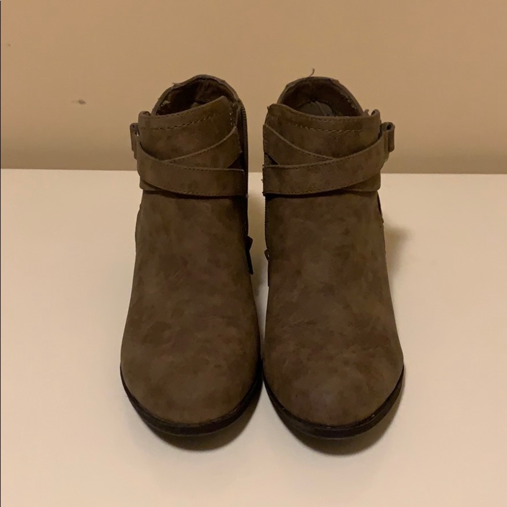 Brown boots.